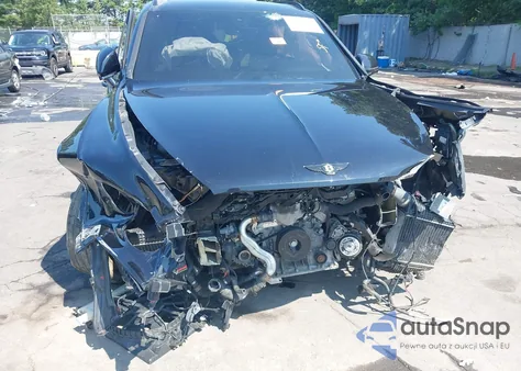 2021 Bentley Bentayga V8 z USA, uszkodzony, nr VIN SJAAM2ZV2MC033879